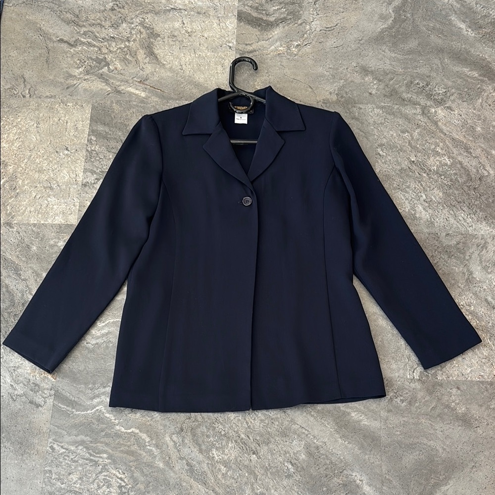 Women’s Classic Navy Blue Suite Coat Jacket, Light Weight, One Button, Size 6